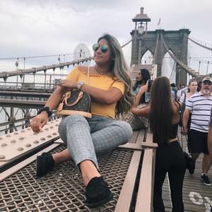 Meet your Posher, Casey